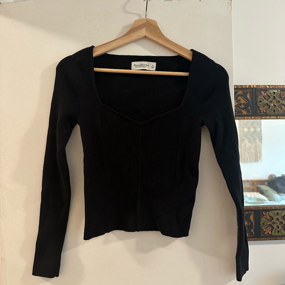 Abercrombie black long sleeve /sweater